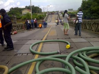 The sunken portion of the bridge is evident