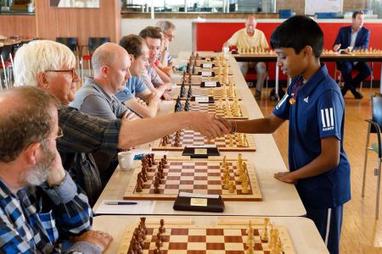 14-year-old chess prodigy wins elite tournament in St. Louis