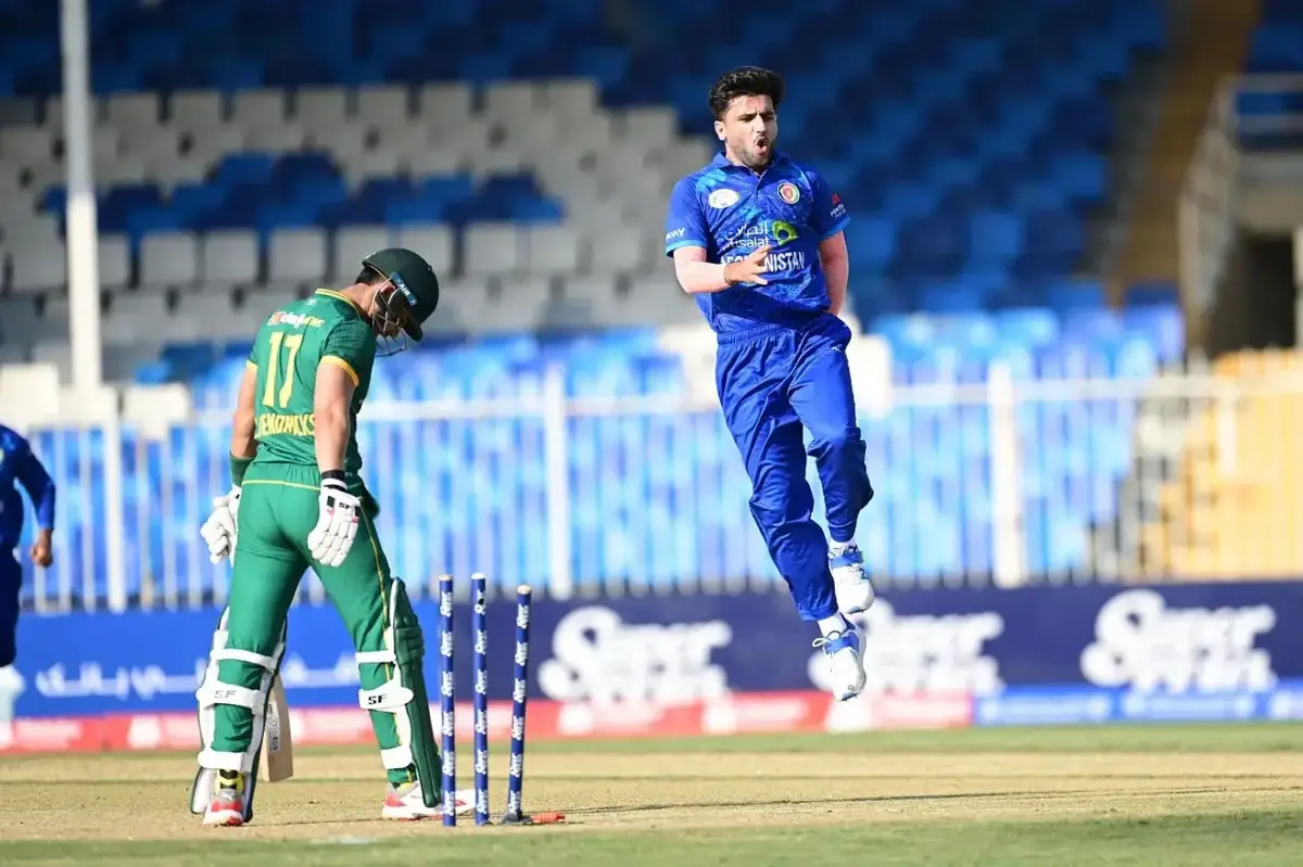 Fazalhaq Farooqi snared 4-35 to lead the Afghanistan bowling effort (ESPN Cricinfo).