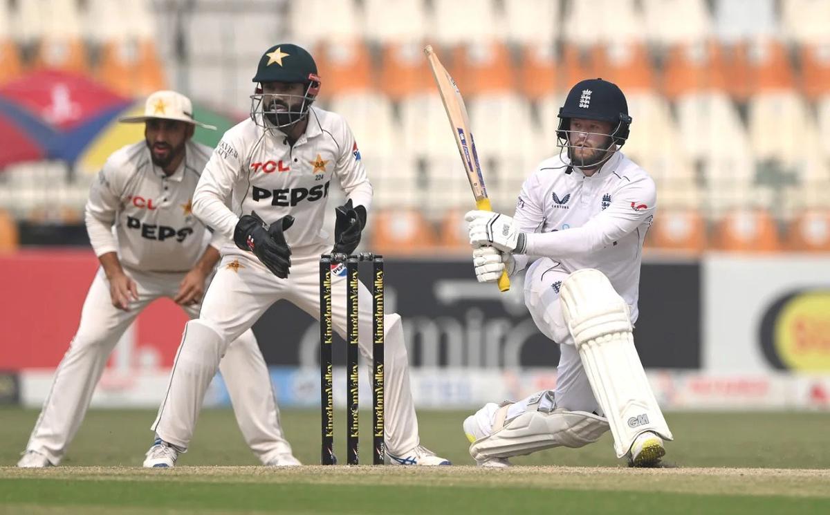 English Opener Ben Duckett sweeps the ball to the boundary during his 114 (ESPN Cricinfo Photo)