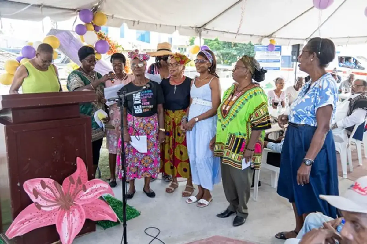 Senior citizens performing a song yesterday (Department of Public Information photo)