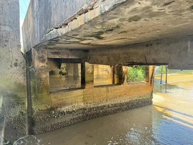 Structural damage to the Stanleytown Bridge, West Bank Demerara (DPI photo)