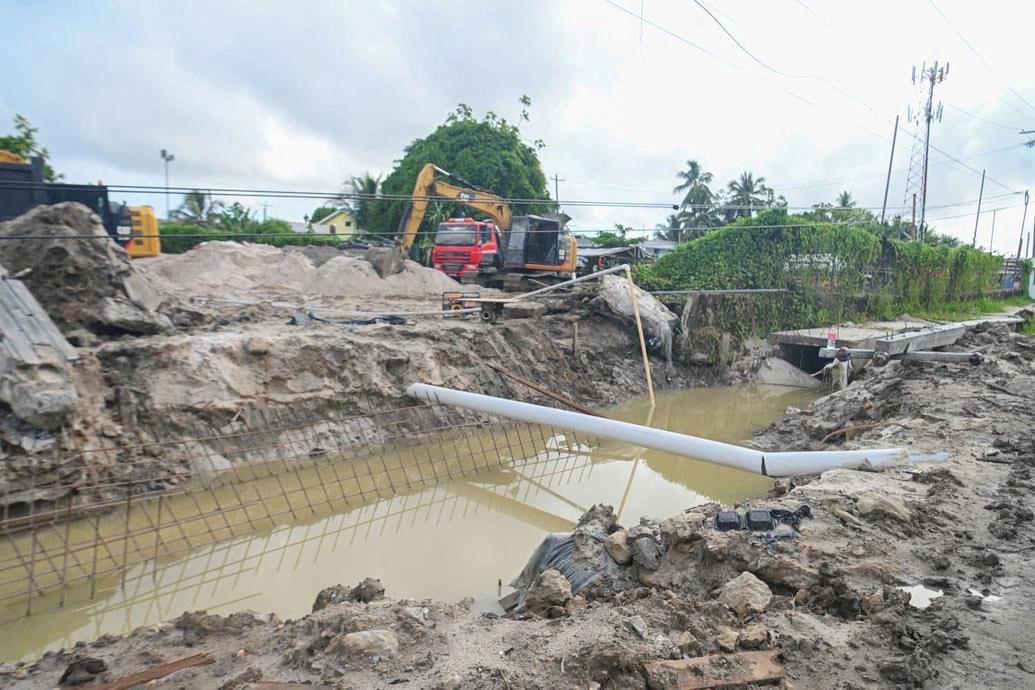 Works ongoing on the Aubrey Barker road