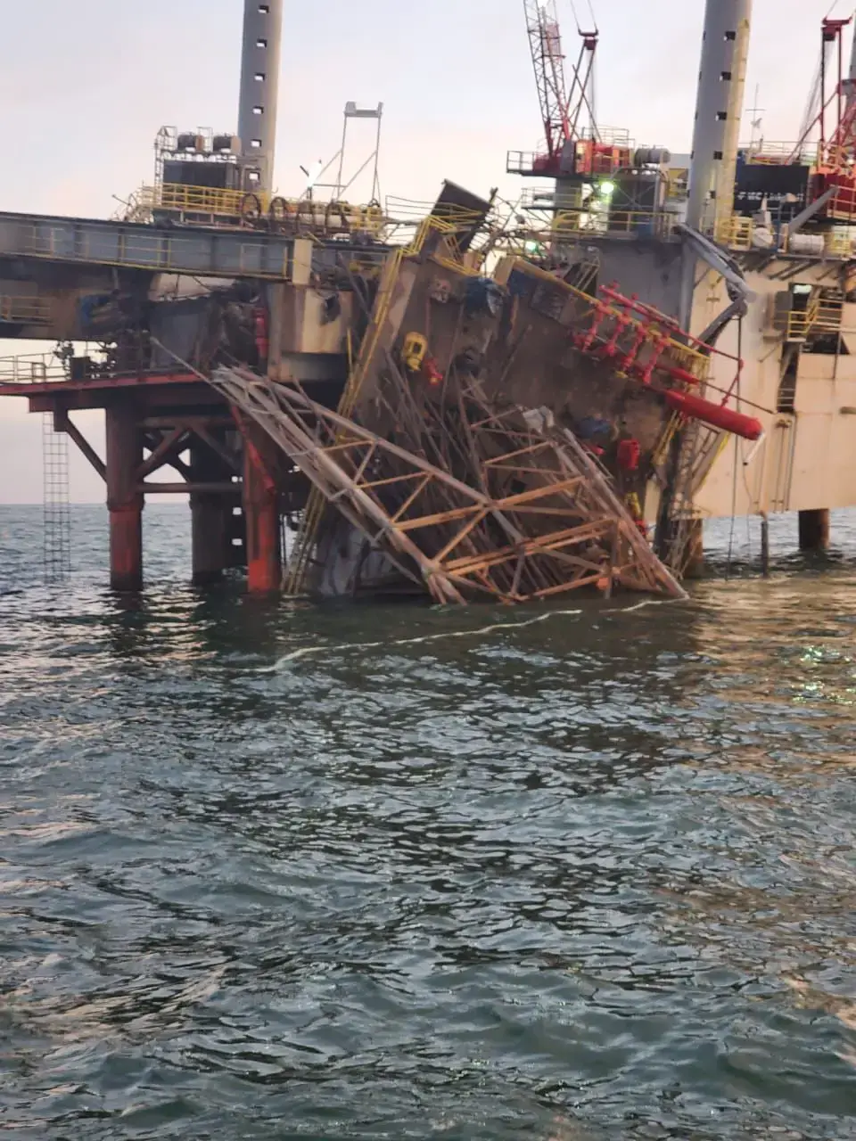 This image currently circulating in social media shows the collapsed drilling rig 110 operated by Well Services.