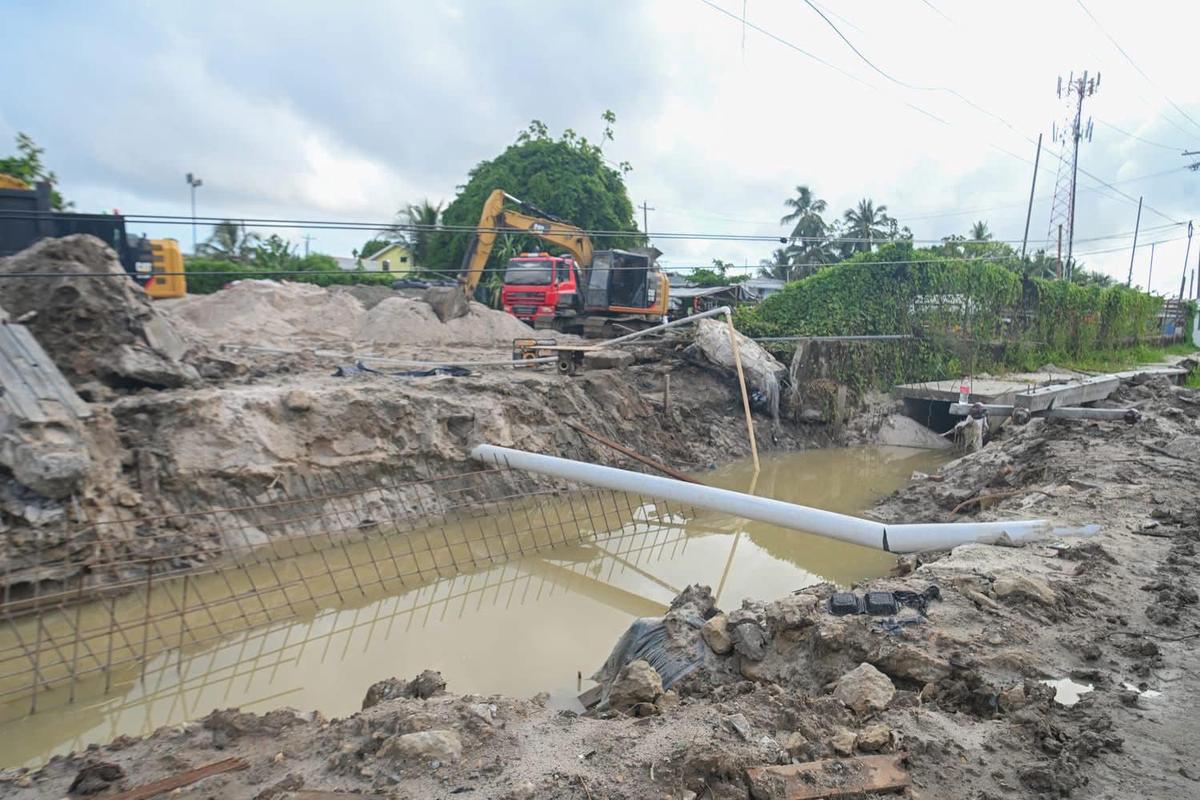 Work  ongoing along Aubrey Barker Road